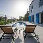 Blue Chill Apartment